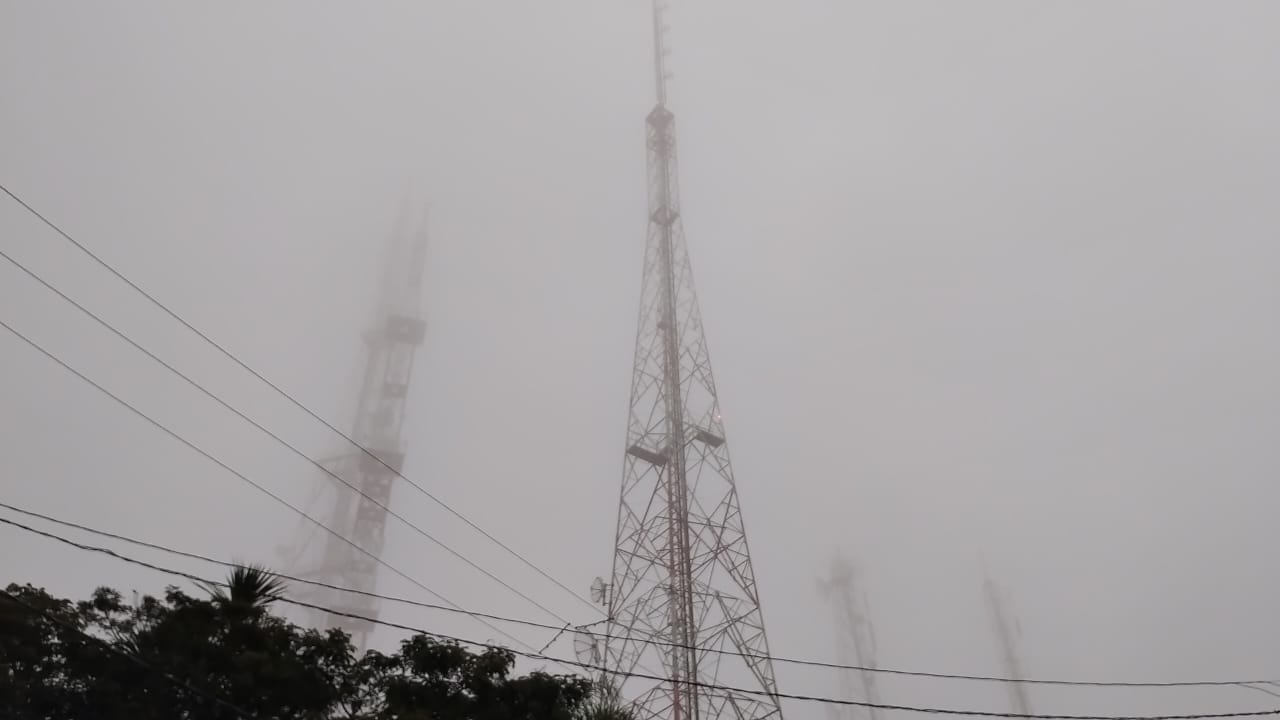 Neblina cobre pontos altos de Campinas nesta quinta-feira
