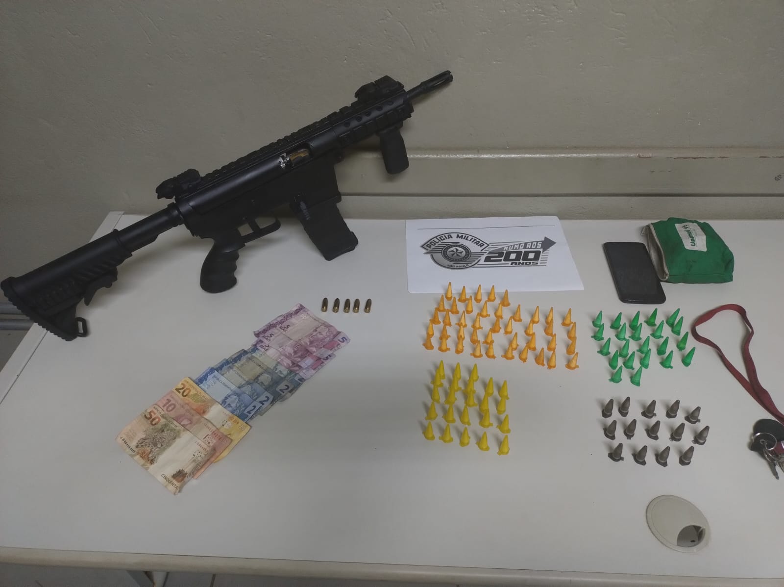 Bar que era ponto de distribuição de drogas é desmantelado pela PM