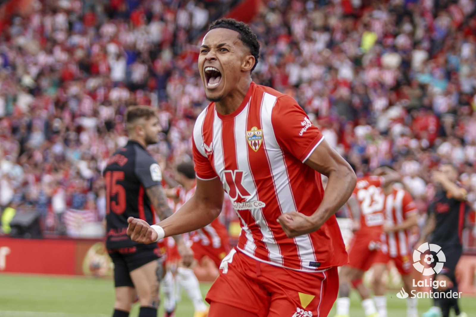 Palmeiras está próximo de acertar com meia Lázaro, ex-Flamengo