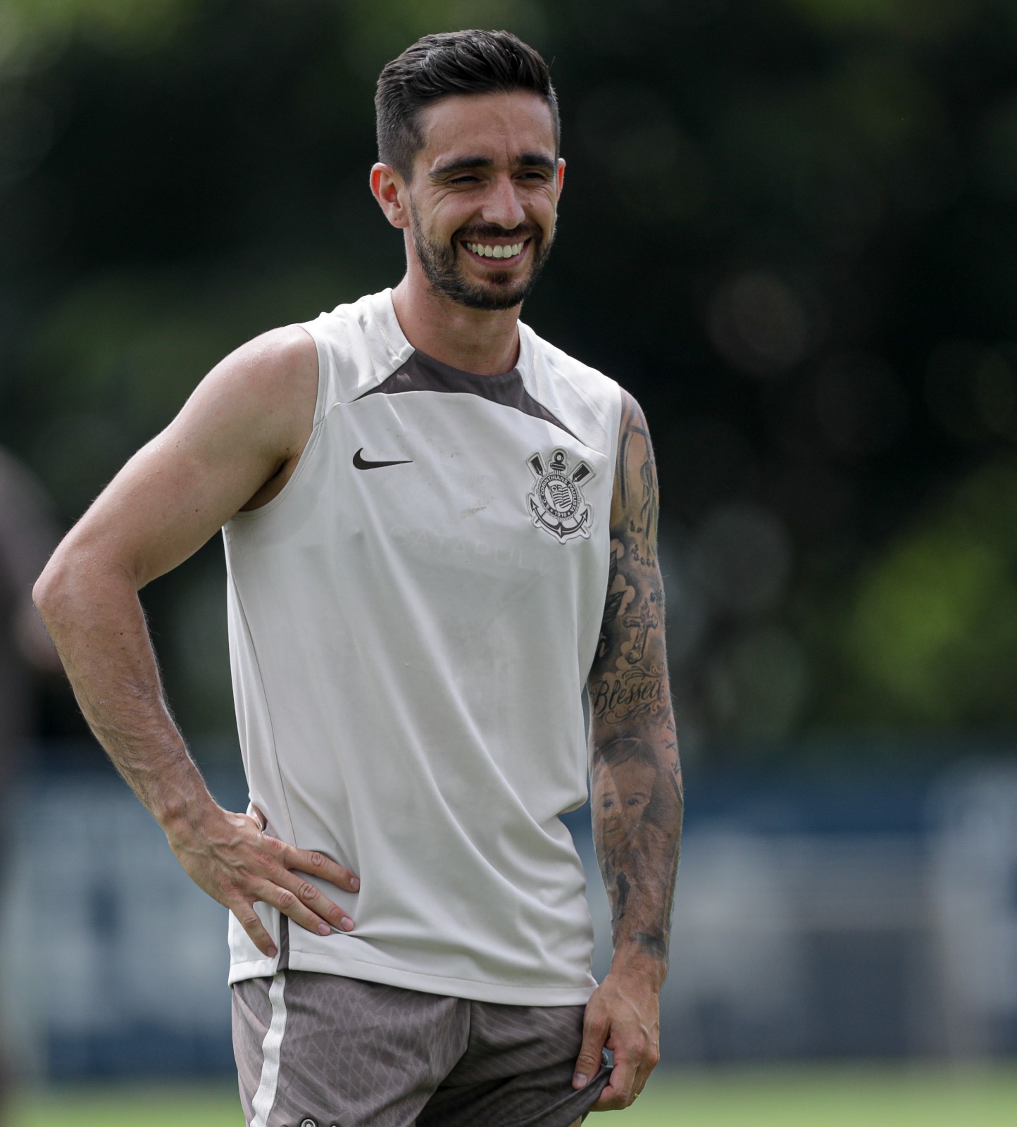 Pedro Raul e Igor Coronado reforçam o Corinthians no treino desta quarta-feira