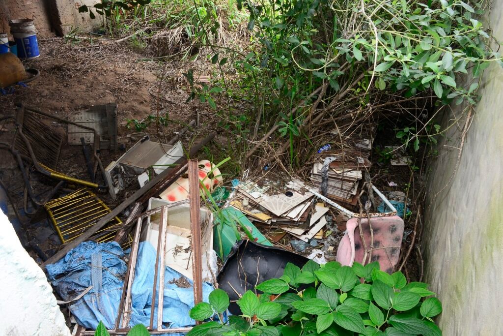 Dengue: Piracicaba faz entrada forçada em imóveis e recolhe 600 kg de lixo