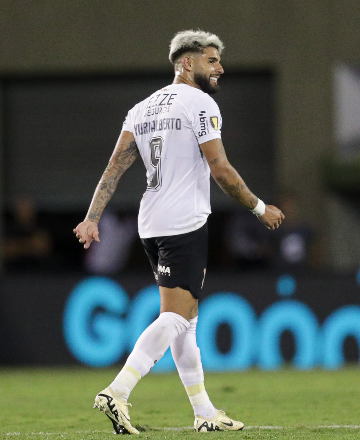 Técnico Antônio Oliveira contabiliza problemas para definir time da estreia na Copa do Brasil