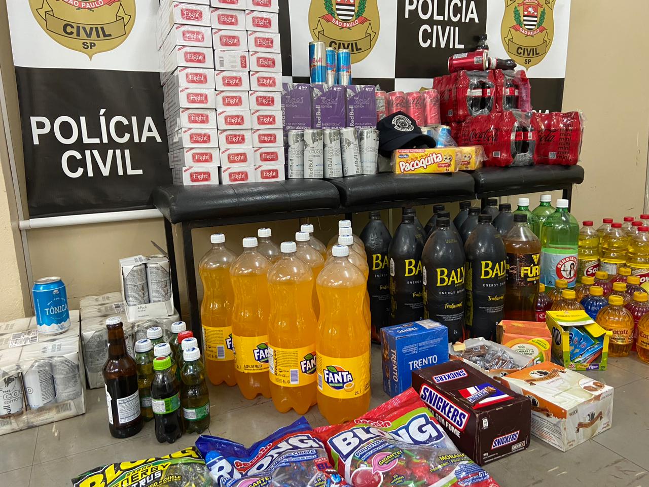 Produtos vencidos são recolhidos por vigilância sanitária, em Iracemápolis