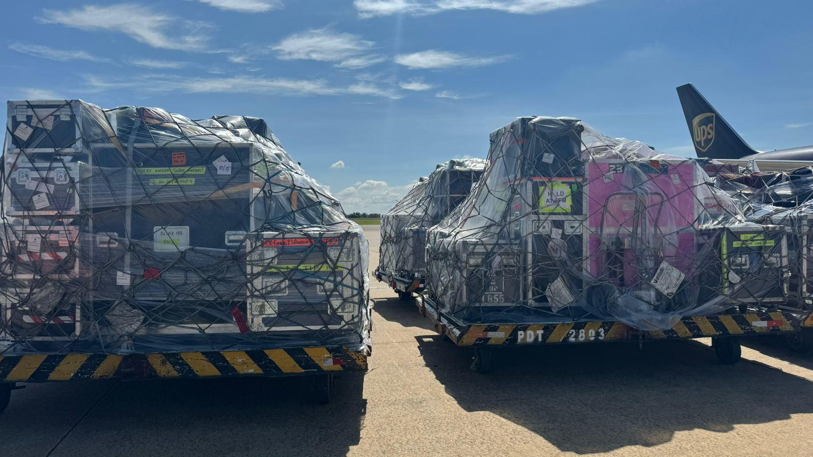 Viracopos recebe equipamentos de bandas para apresentações no Lollapalooza 2024