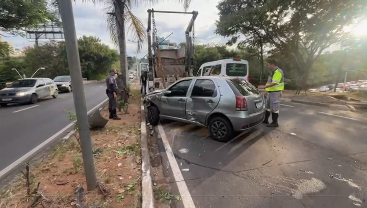 Acidente na Prestes Maia trava rodovias Anhanguera e Santos Dumont 