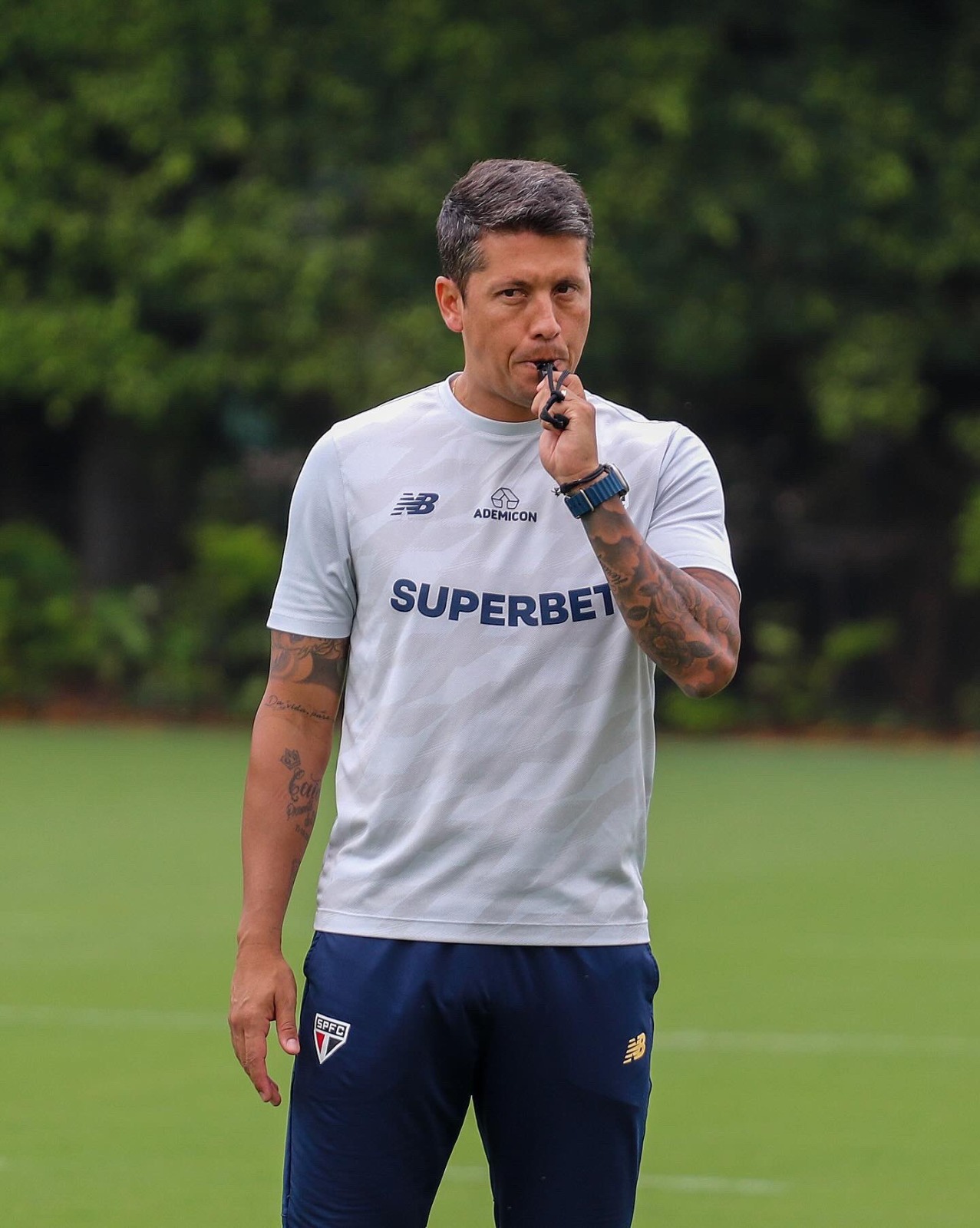 Após vitória, técnico Carpini diz que está respaldado no São Paulo