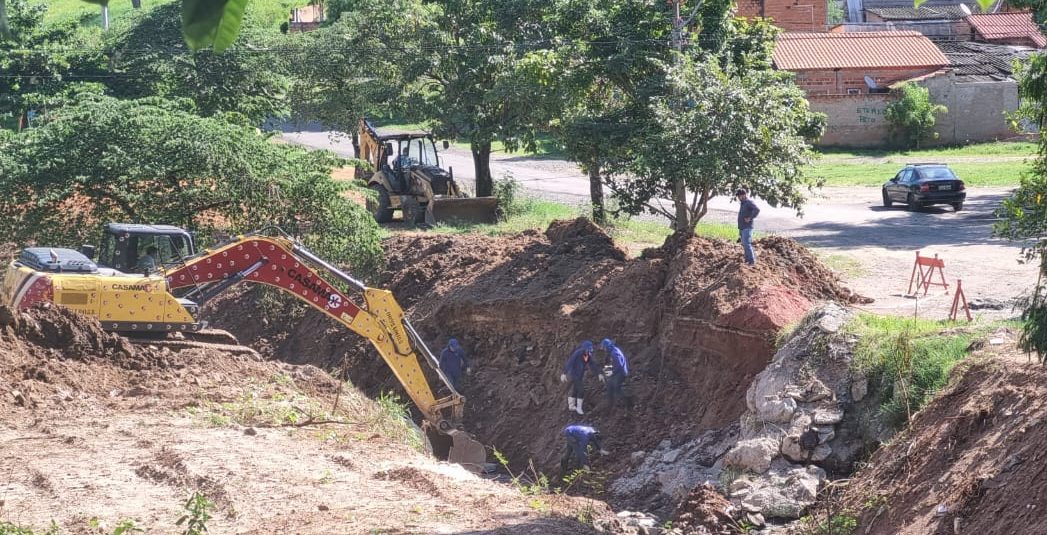 Começa reconstrução de ponte que desabou após chuva no Jd. Novo Campos Elíseos
