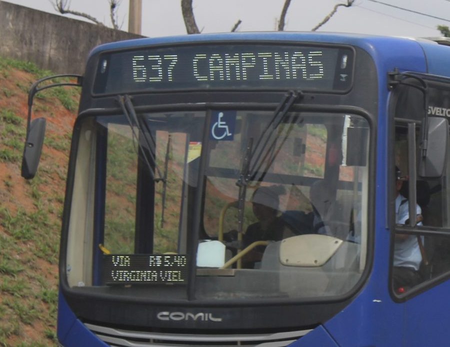 Passageiro é esfaqueado ao tentar evitar assalto em ônibus