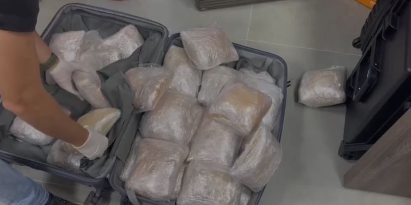 Passageira despacha mala com drogas para Viracopos é presa ao tentar recuperar