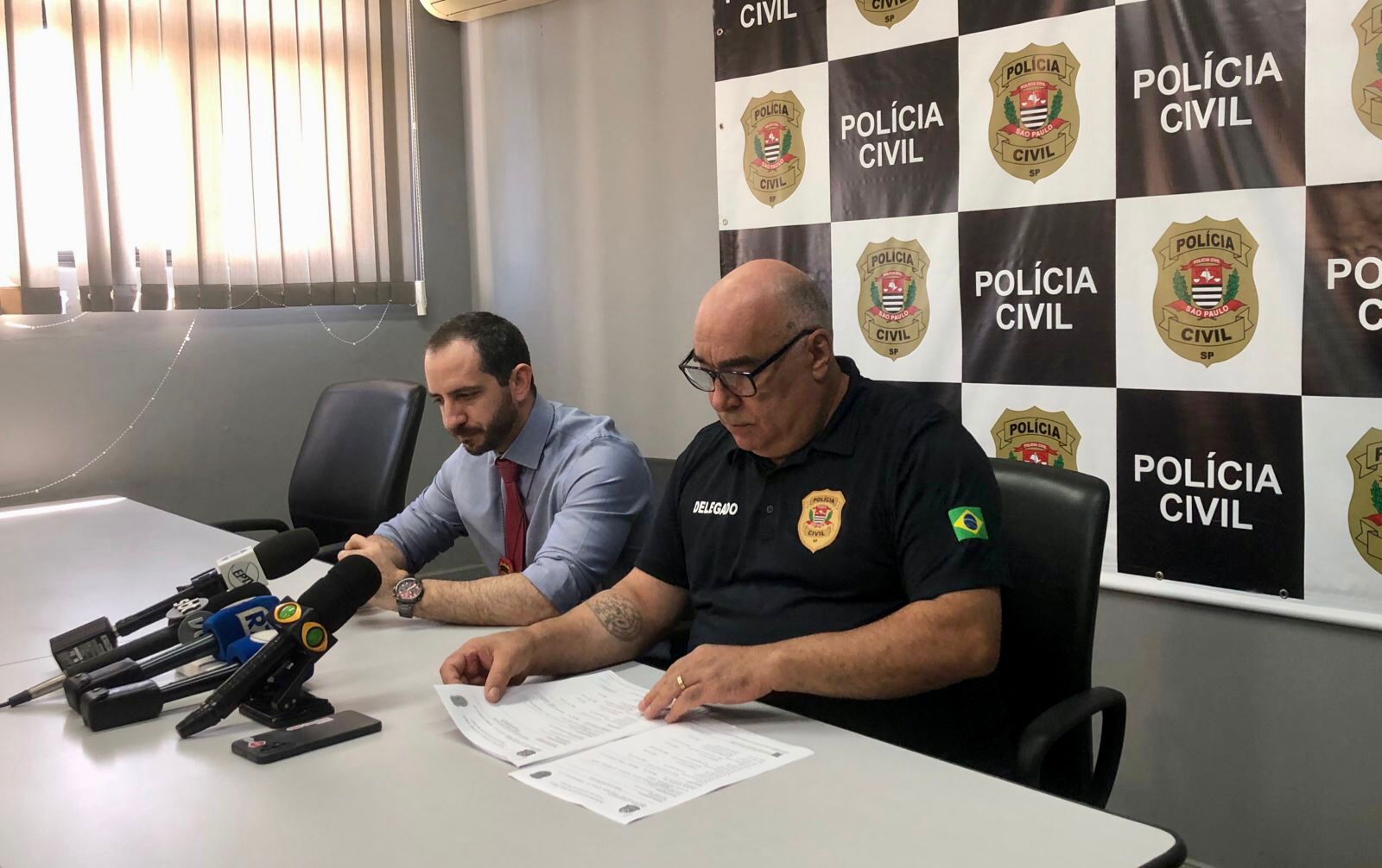 Tatuagem ajudou na identificação do homem suspeito de esfaquear jovem em ônibus