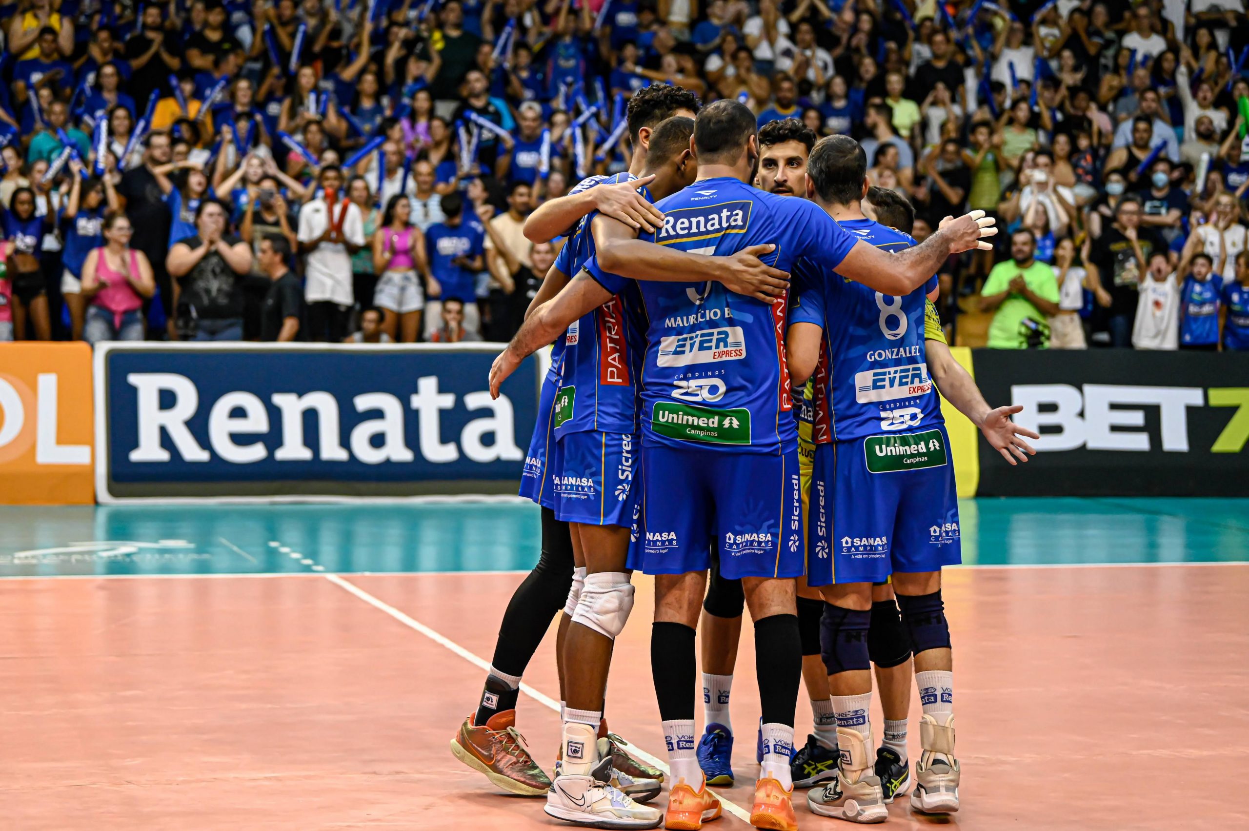 Vôlei Renata enfrenta Cruzeiro em jogo decisivo da Superliga