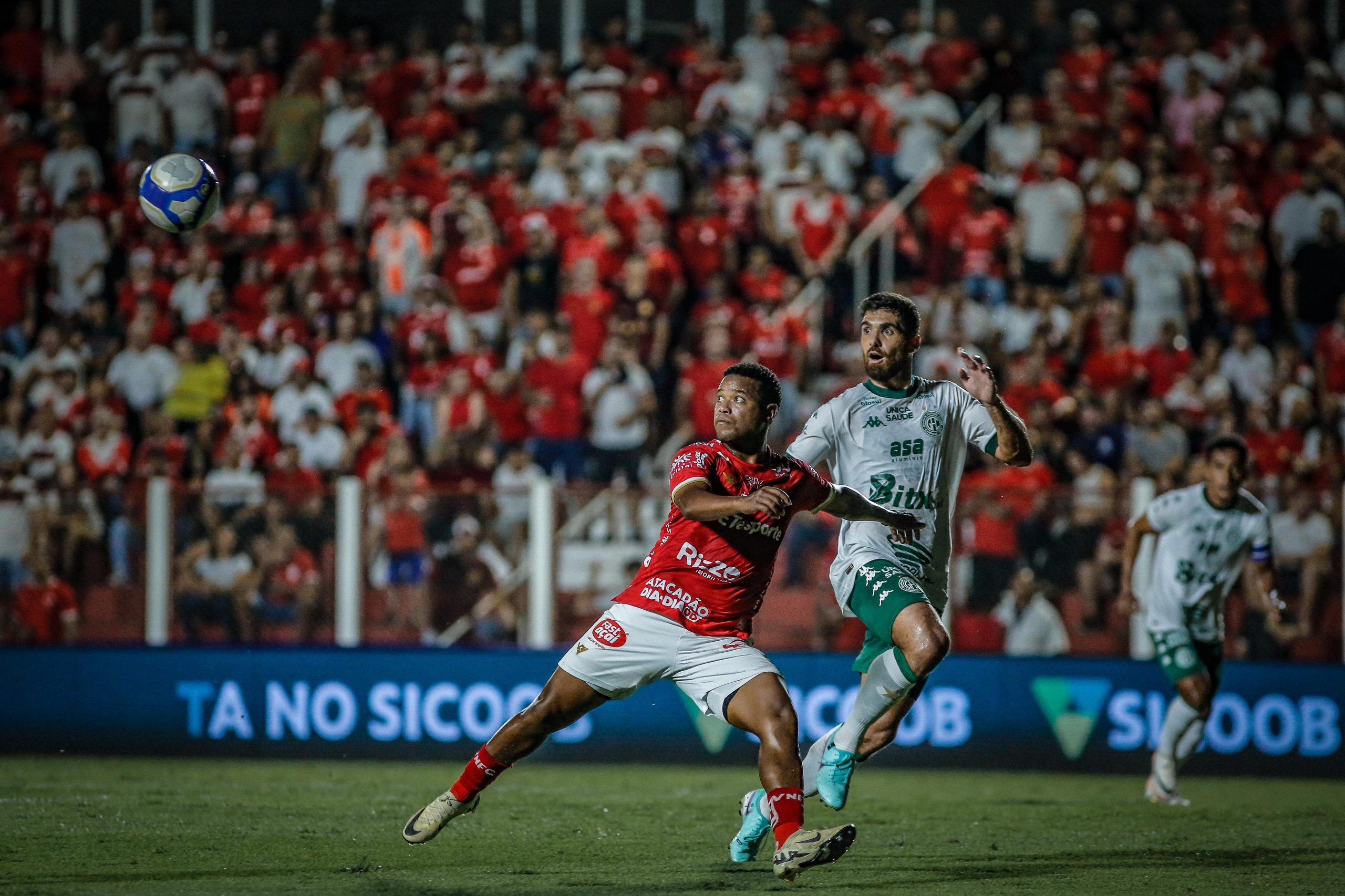 Guarani perde para o Vila Nova na estreia da Série B