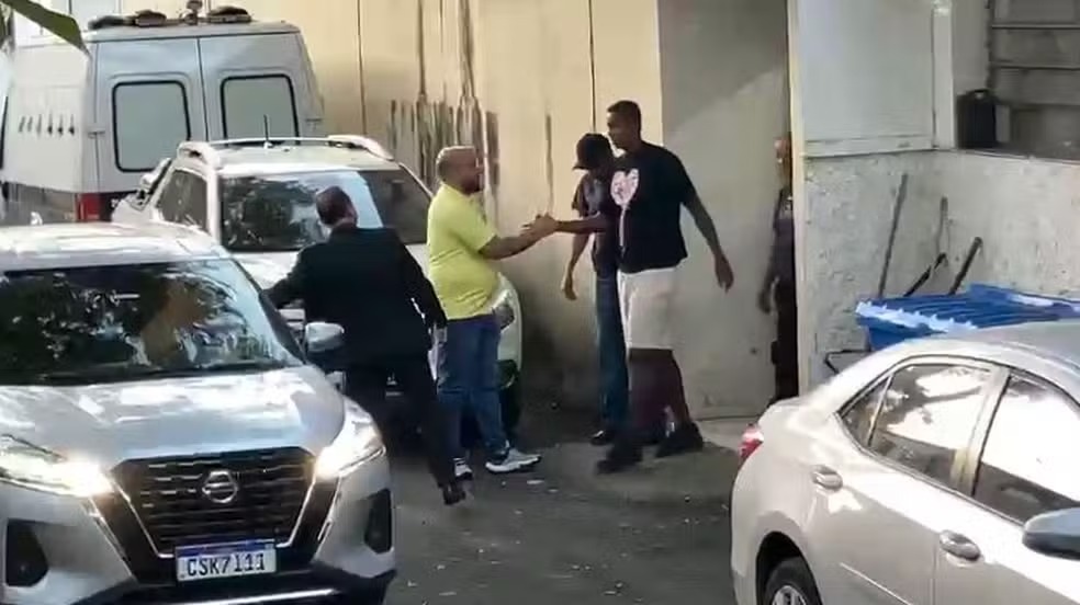 Atacante Jô deixa a prisão em Campinas após quitar débito de pensão 