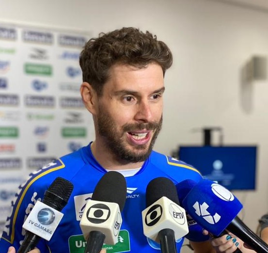 Bruninho é apresentado no Vôlei Renata: “É uma escolha do coração”