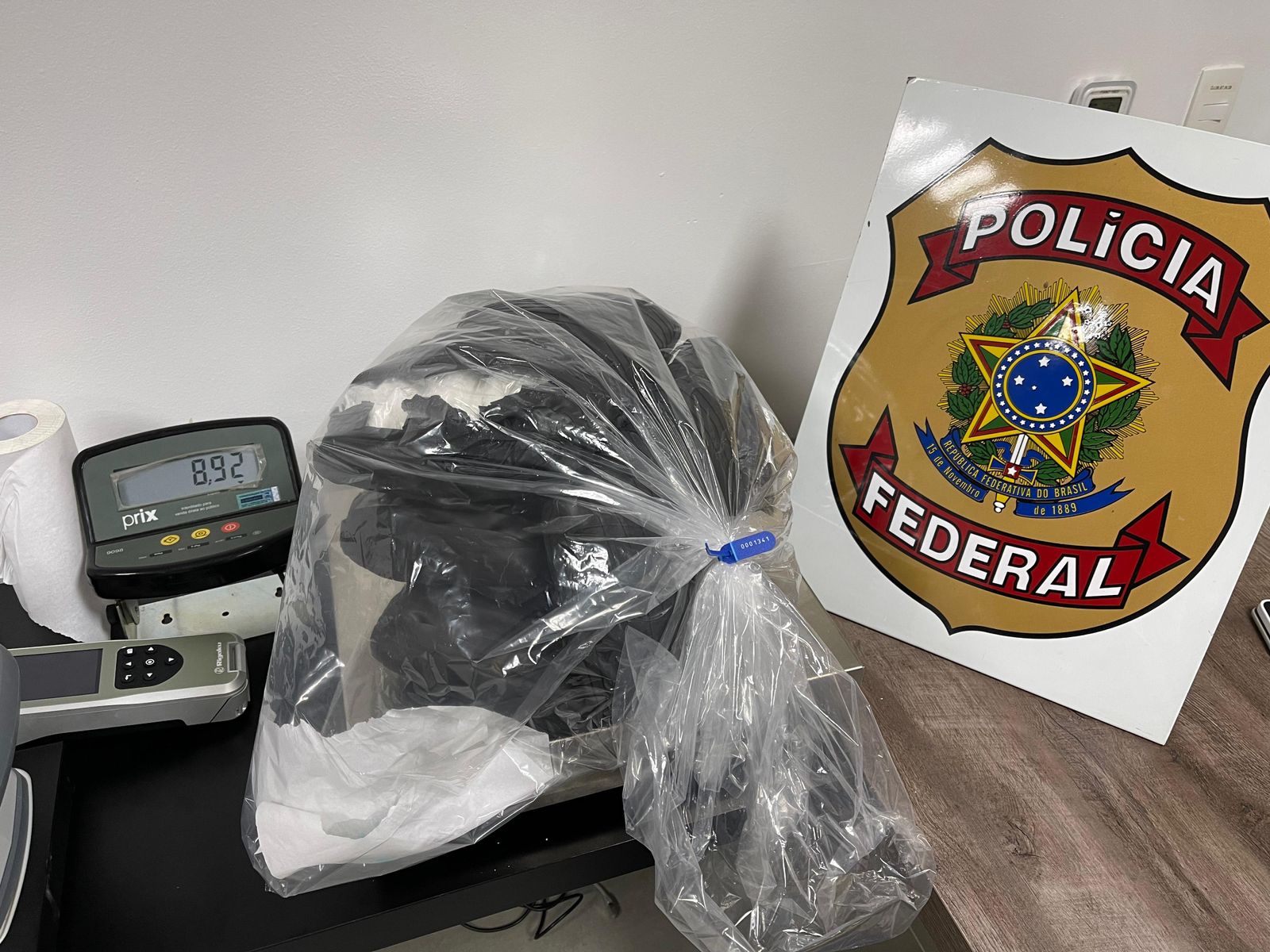 Passageira de 26 anos tenta embarcar com 8,9kg de cocaína e é presa em Viracopos