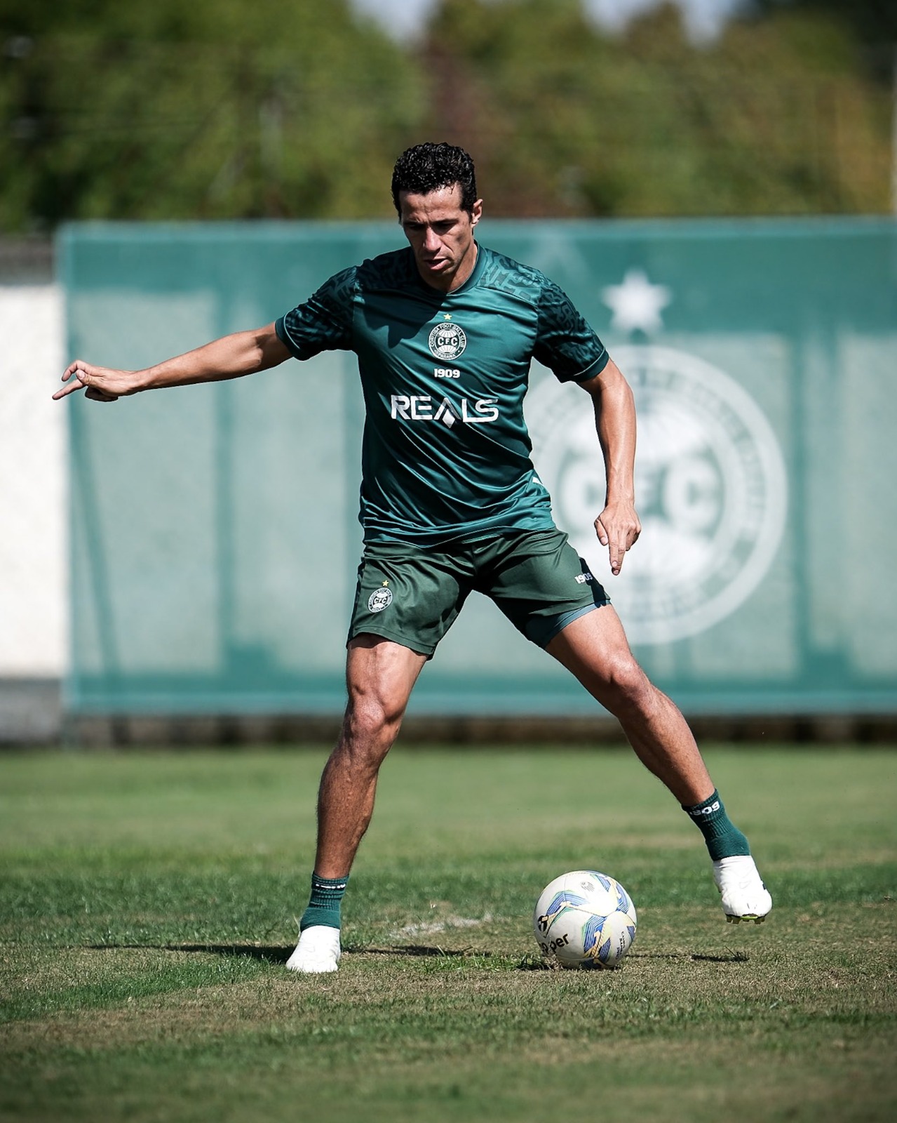 Em clima de decisão, Coritiba não terá mudanças para enfrentar o Guarani