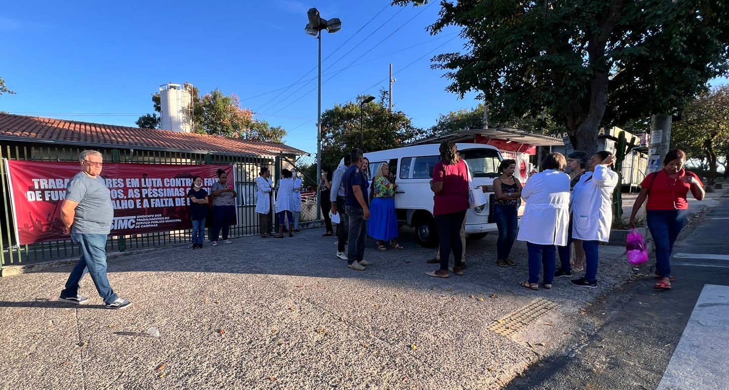 Funcionários da UBS São José fazem protesto contra violência
