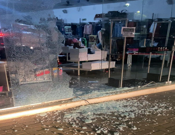Homem é detido após furtar peças de roubas de loja no Centro de Paulínia 