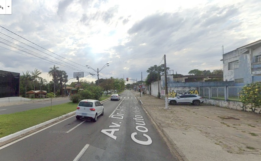 Mulher é atropelada e morre em avenida de Sousas, em Campinas 