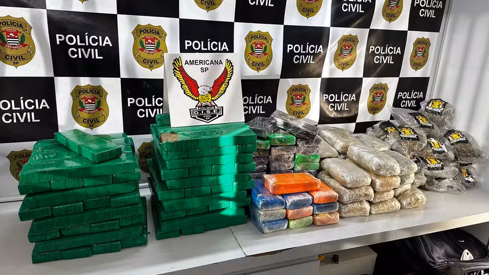 Polícia apreende ‘Kombi do tráfico’ que transportava carga milionária de drogas