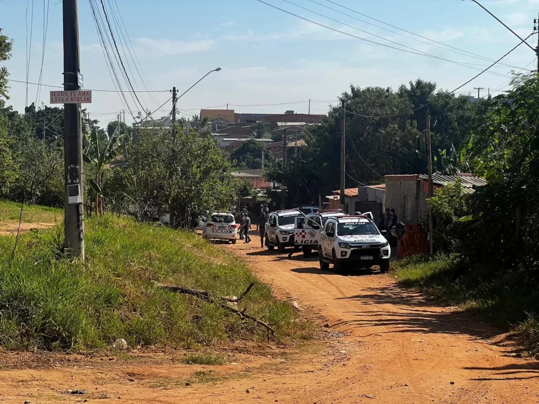 Polícia prende criminosos que roubaram e sequestraram homem na Miguel Melhado
