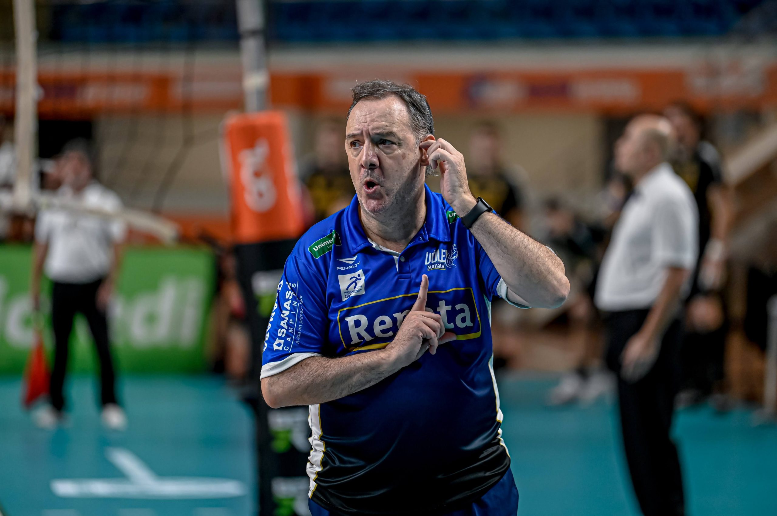 Vôlei Renata confirma renovação com Horácio Dileo por mais duas temporadas