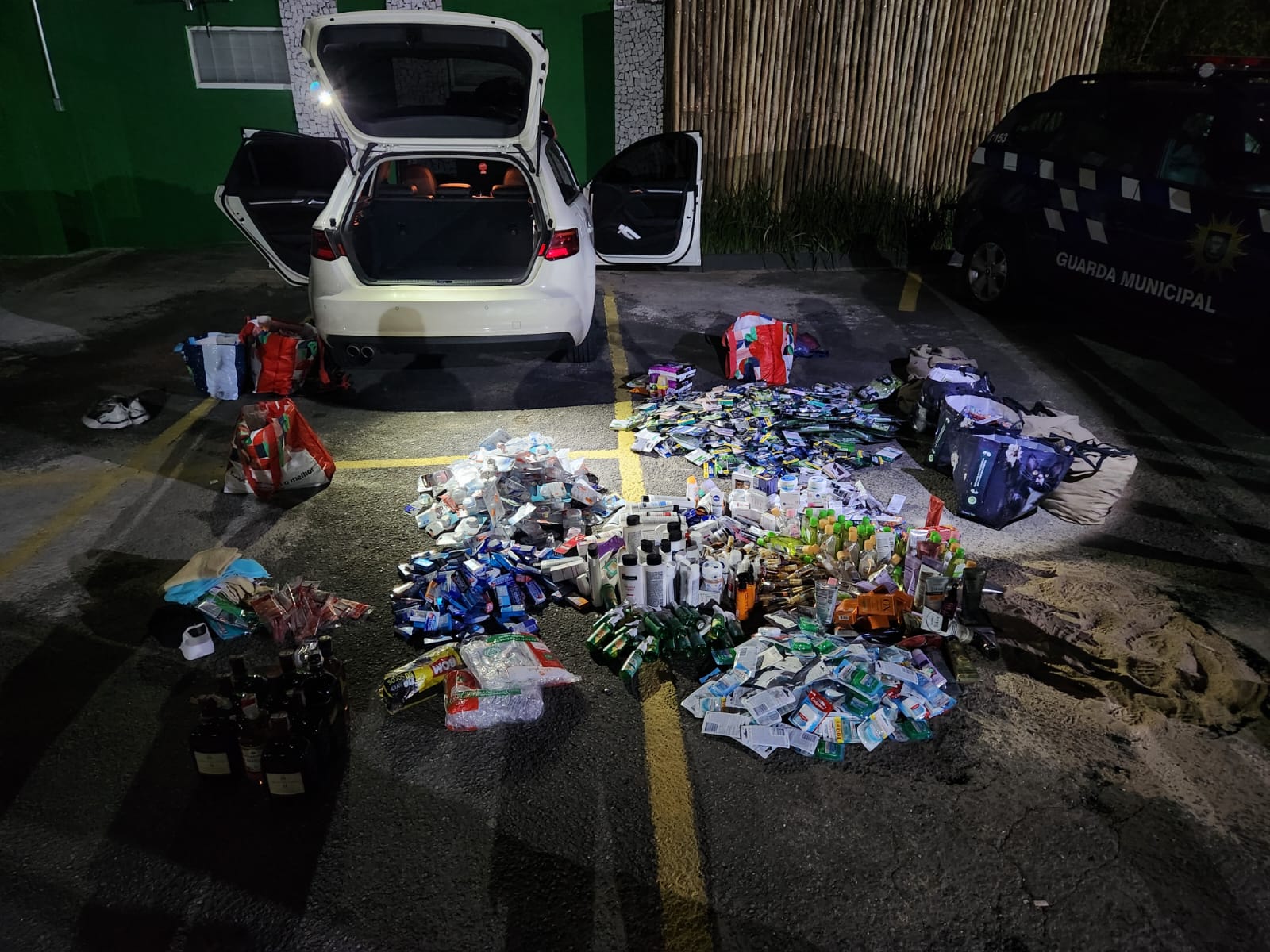 GM prende trio e recupera produtos furtados de supermercados de Campinas 