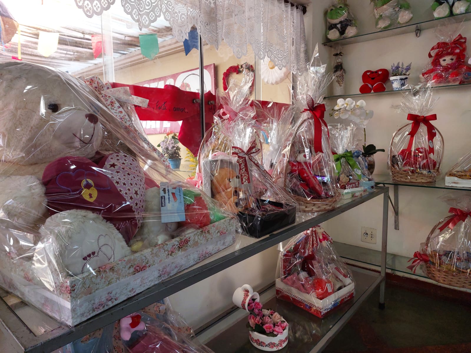 Venda de flores deve crescer até 5% no Dia dos Namorados
