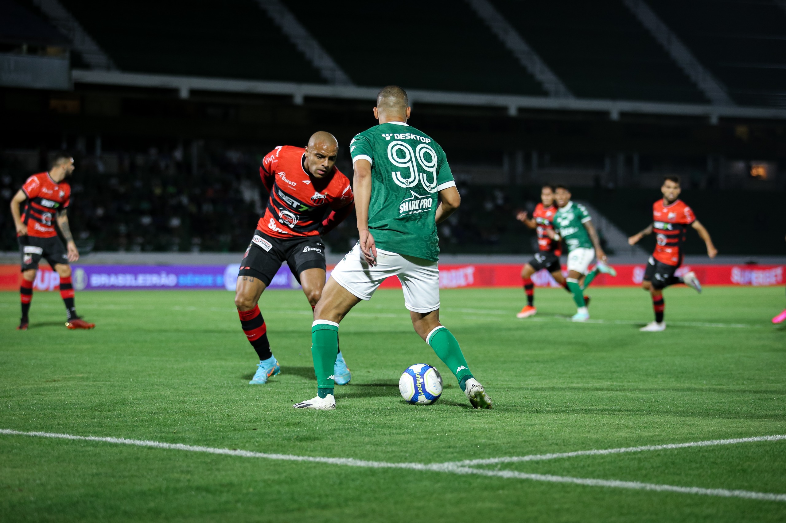 Em jogo maluco, Guarani se supera e empata com Ituano no Brinco de Ouro