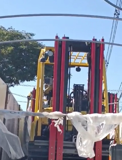 Três são presos em Americana por roubo de empilhadeira e pneus