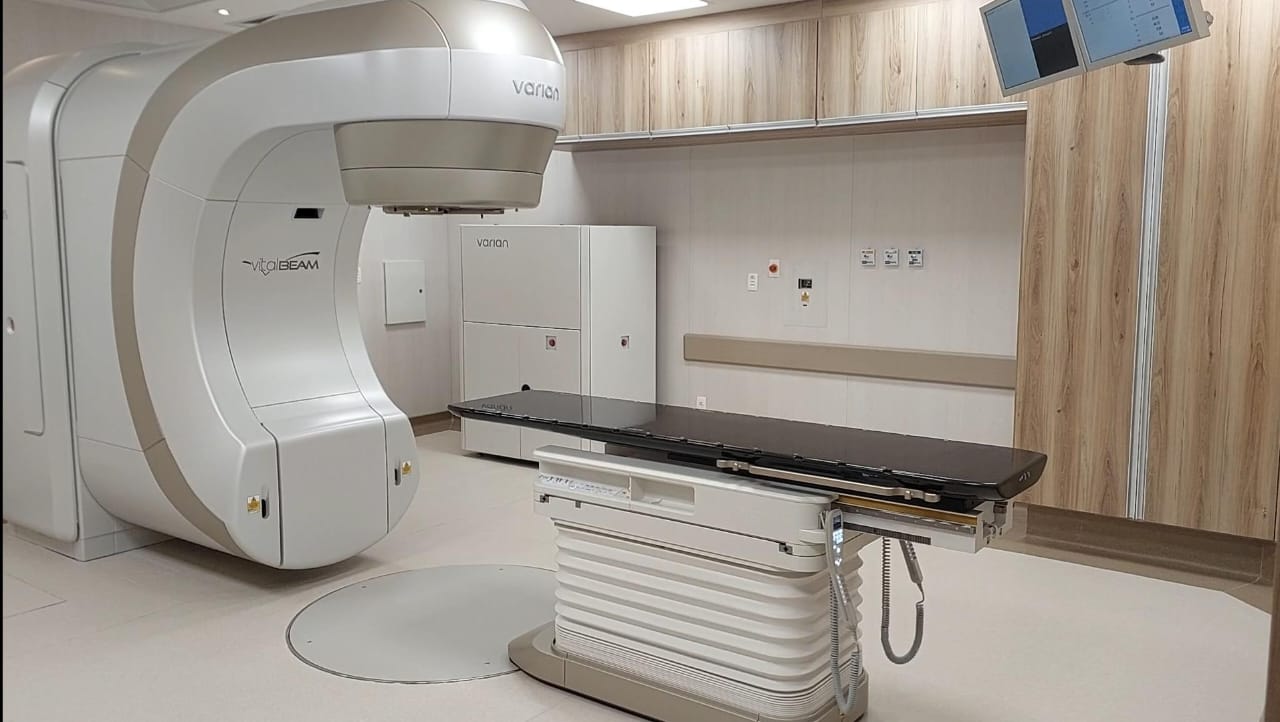 Hospital de Clínicas da Unicamp recebe equipamento para combate ao câncer