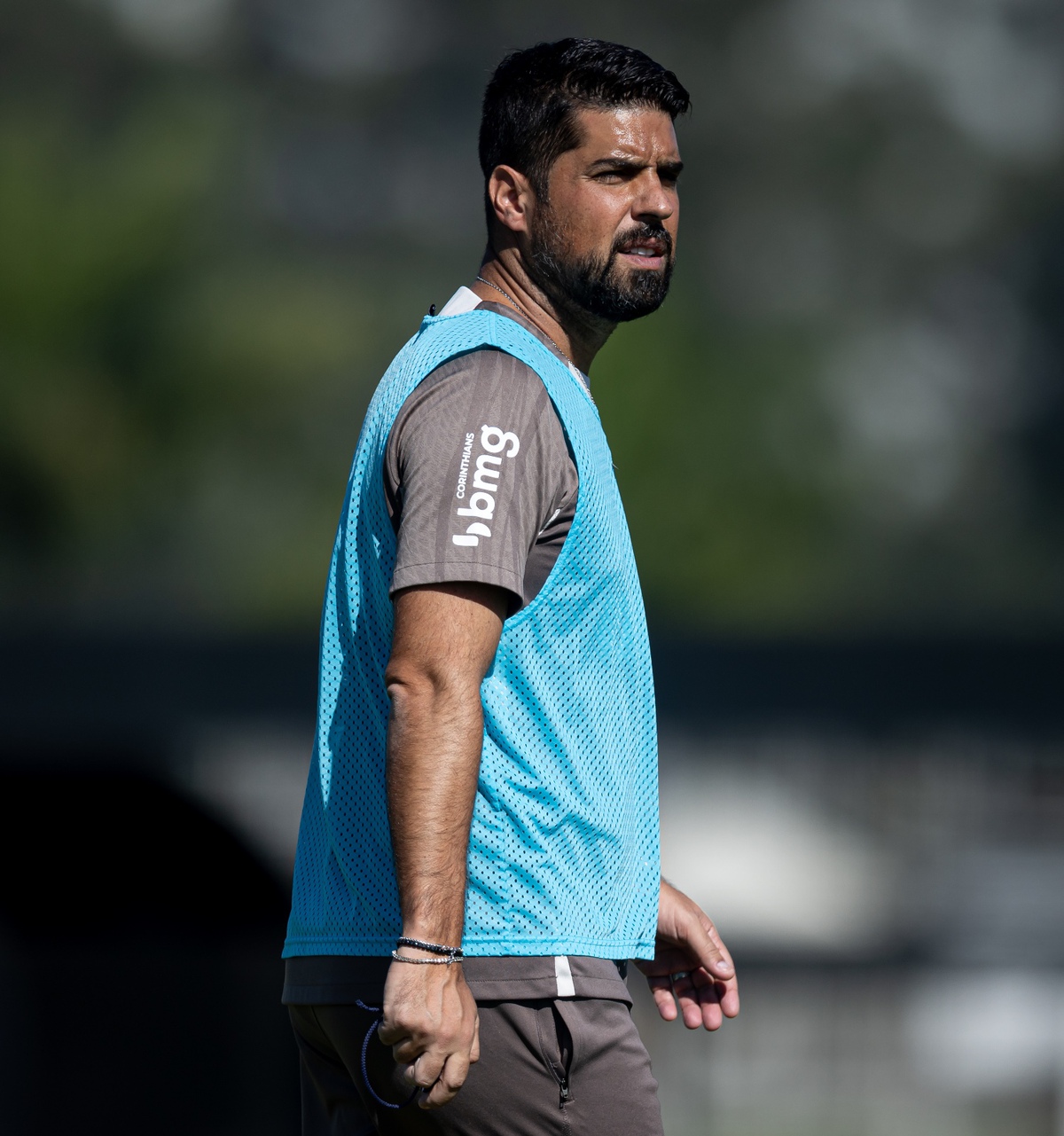 Integrante da zona de rebaixamento, Corinthians decide sobre futuro de técnico António Oliveira
