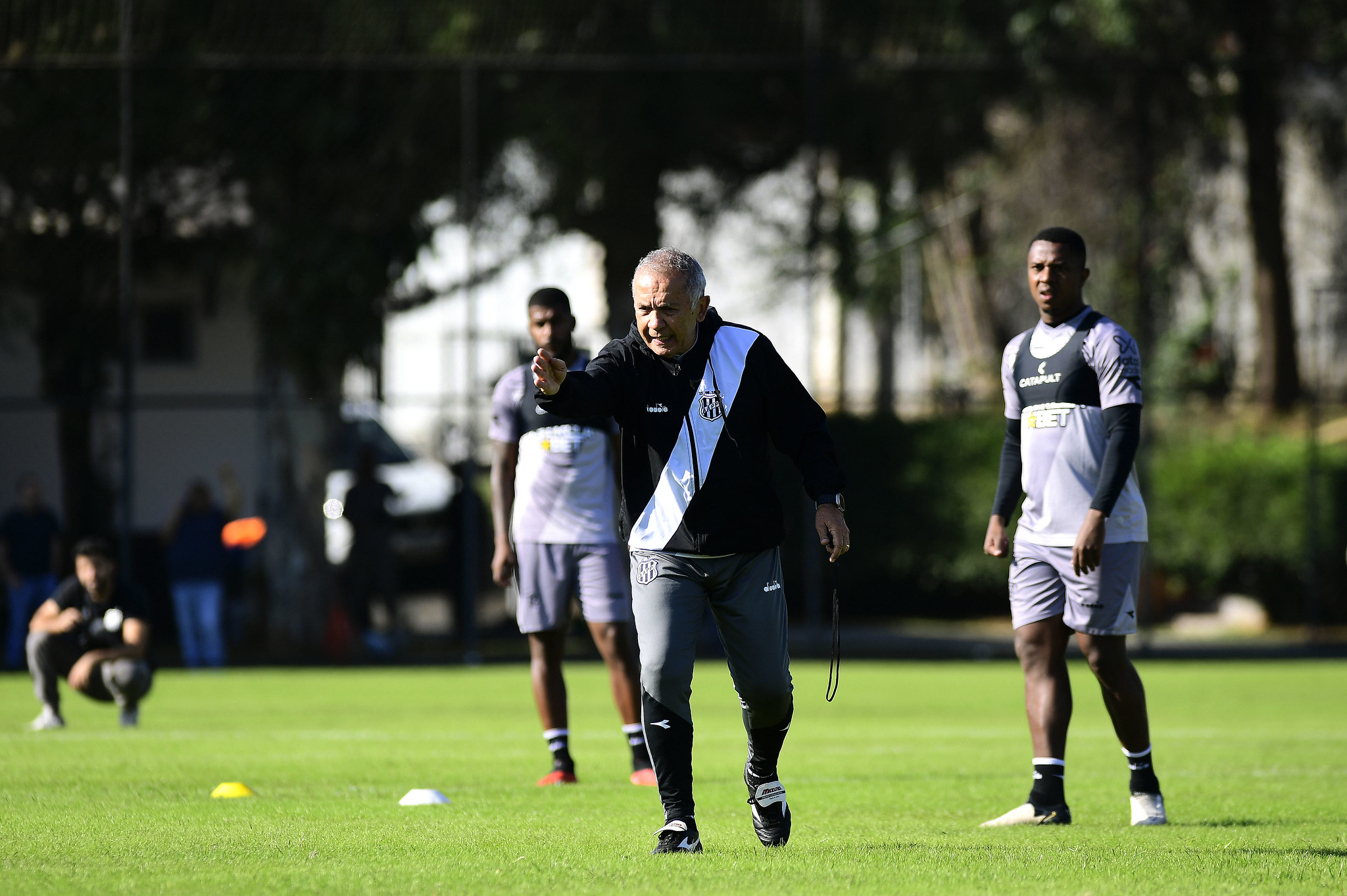 Com retorno de atletas, Ponte Preta finaliza preparação para enfrentar o Vila Nova
