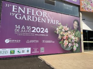 Exposição Nacional de Floristas atrai centenas de pessoas à Holambra