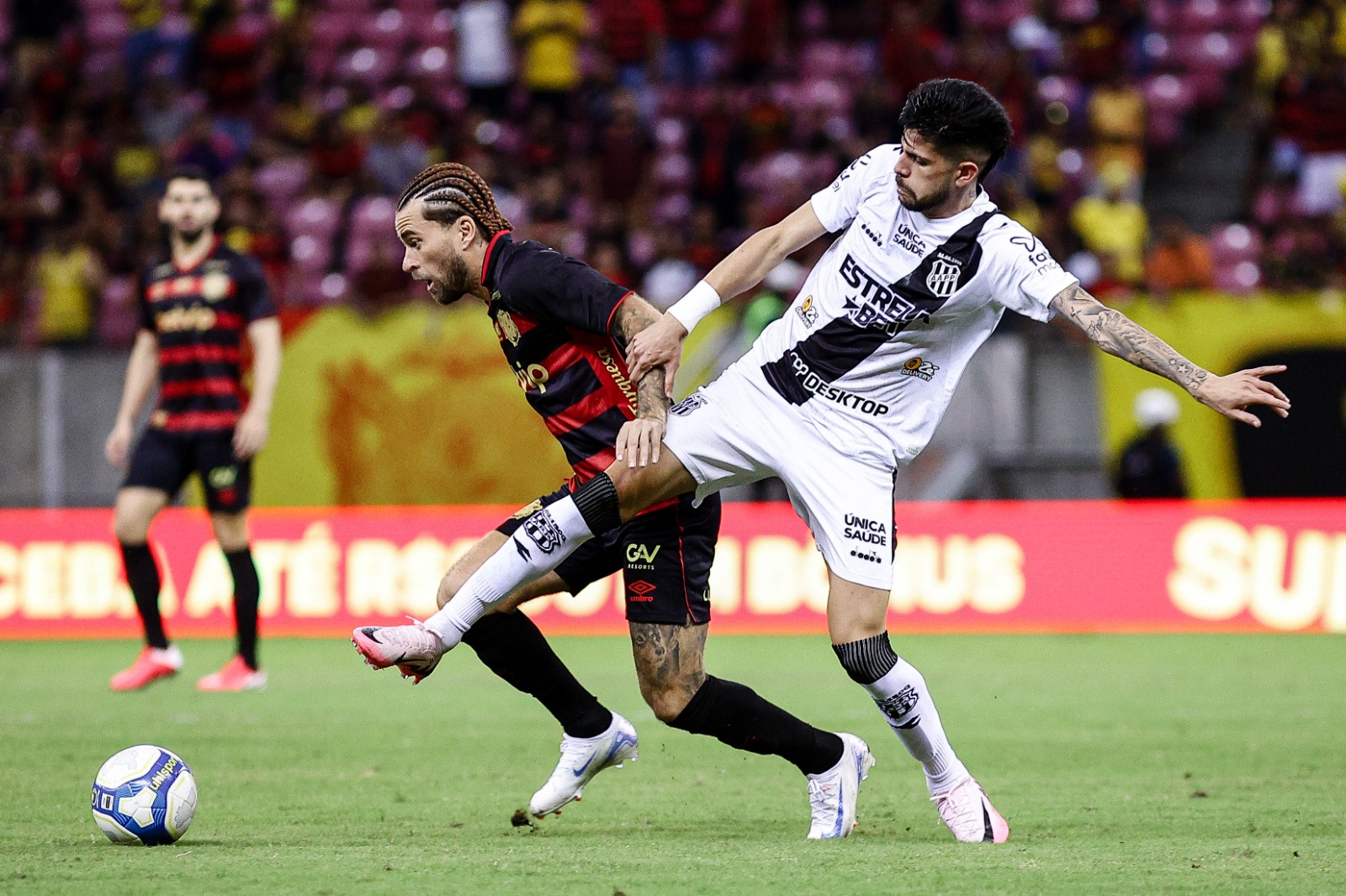 Ponte Preta desperdiça chances e perde para o Sport na Arena Pernambuco