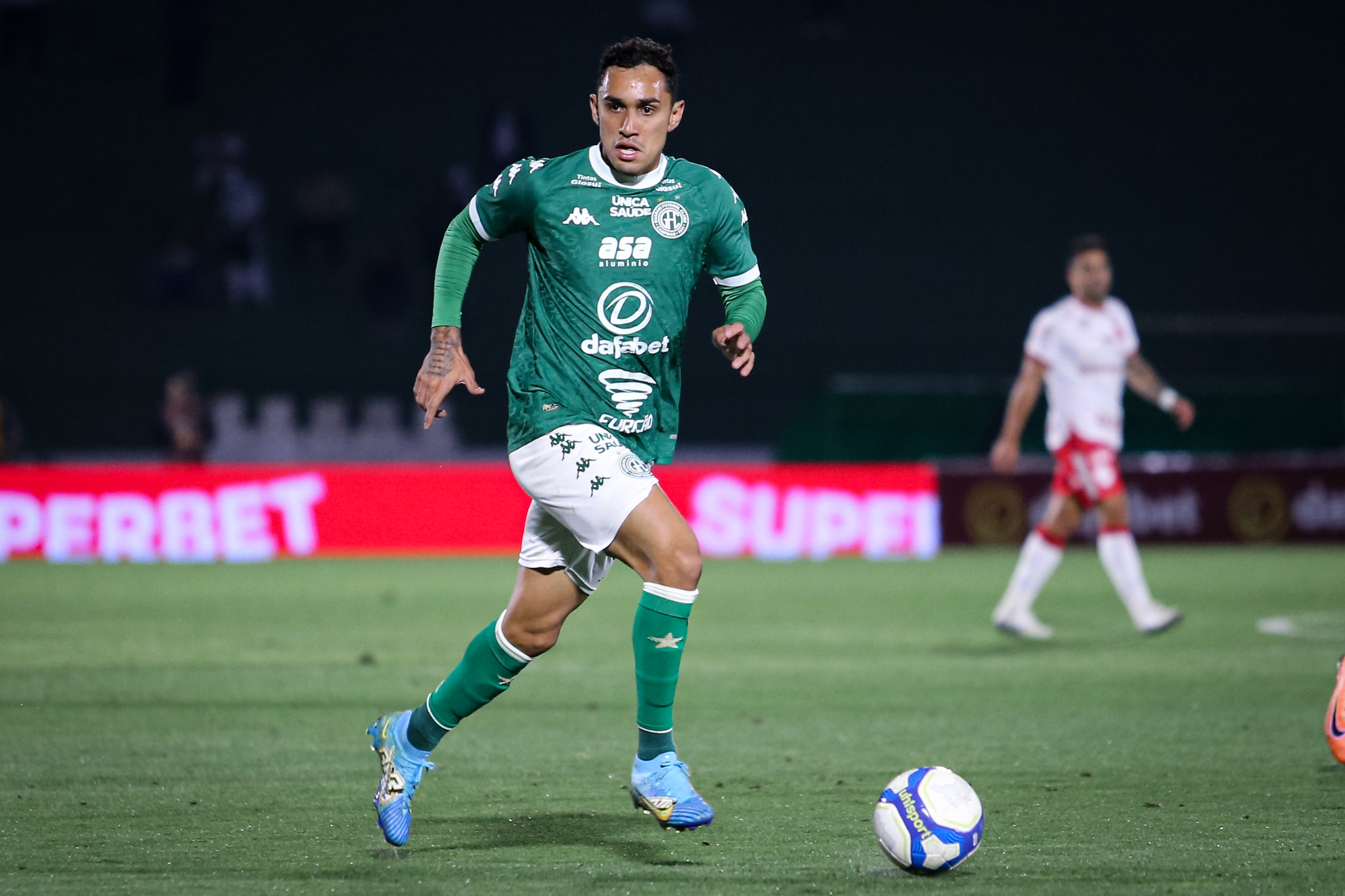 Salustiano e Luan Dias desfalcam o Guarani no duelo contra Chapecoense