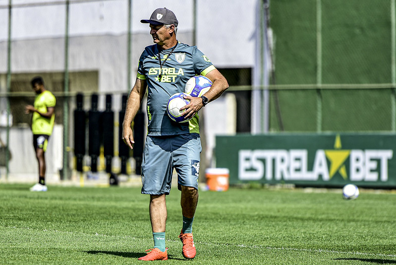 Adversário do Guarani, técnico Lisca crava recuperação do América-MG na Série B