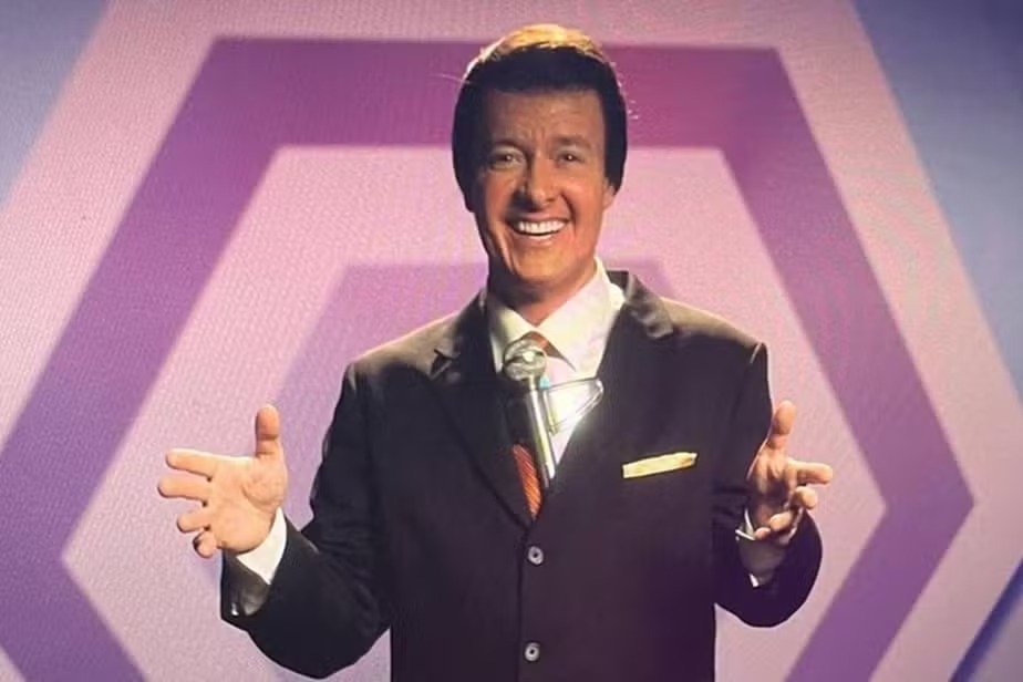 Filme contando a vida de Silvio Santos estreia em forma de homenagem