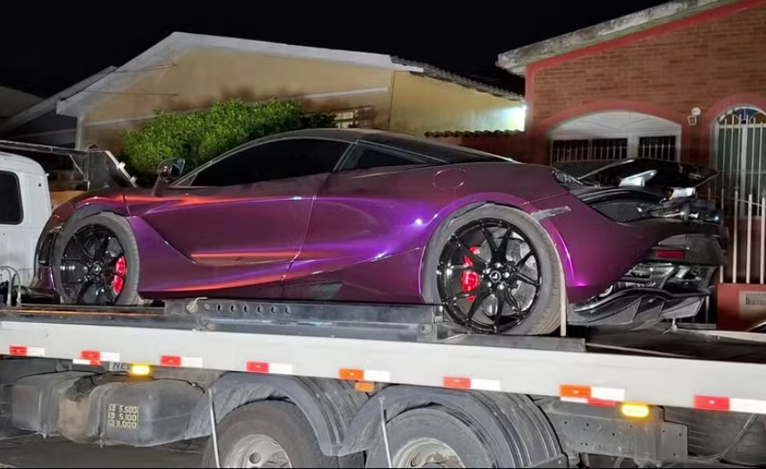 McLaren vendida à Deolane Bezerra é apreendida; carro vale R$ 3 milhões
