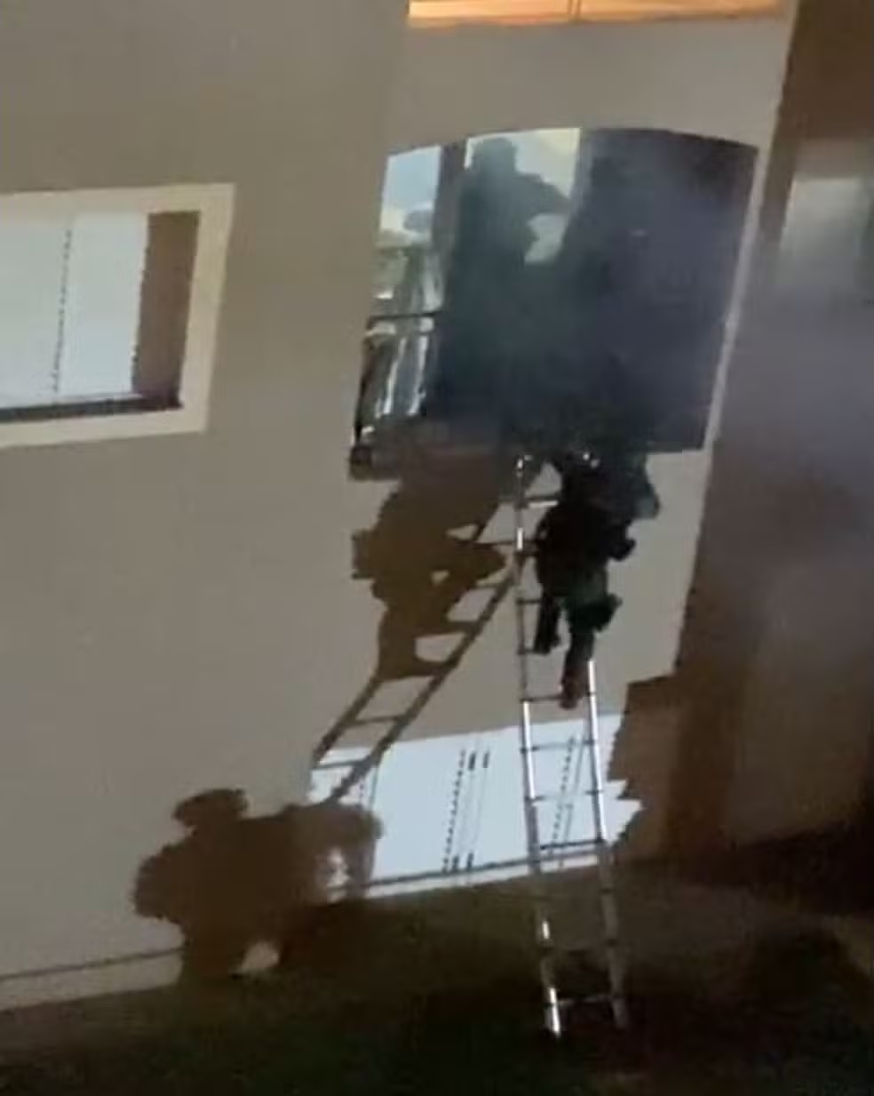 Policial penal aposentado é preso após fazer a companheira refém em Santa Bárbara d’Oeste; VÍDEO