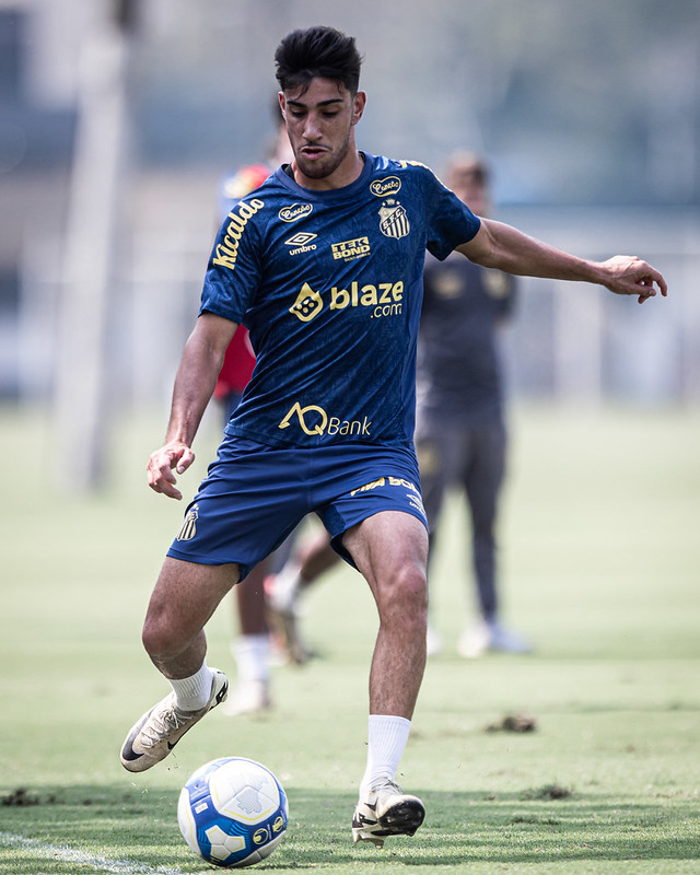 Técnico Fábio Carille conta com retorno de Pedrinho para enfrentar o América-MG
