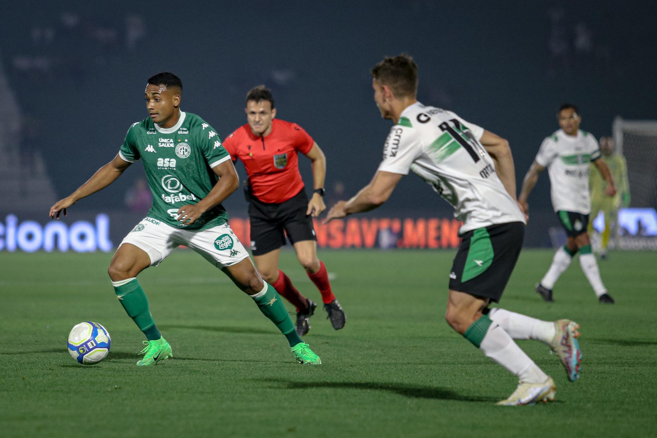 Guarani vence o Coritiba e continua invicto no segundo turno da Série B