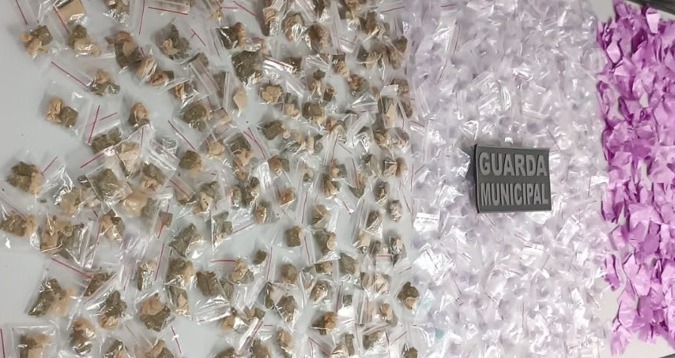 GM de Campinas faz nova apreensão de drogas escondidas em bueiro 