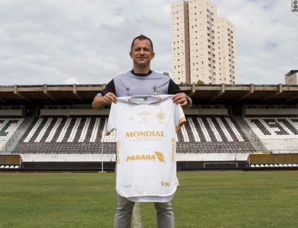 Ex-Palmeiras é anunciado como auxiliar técnico do Rio Branco