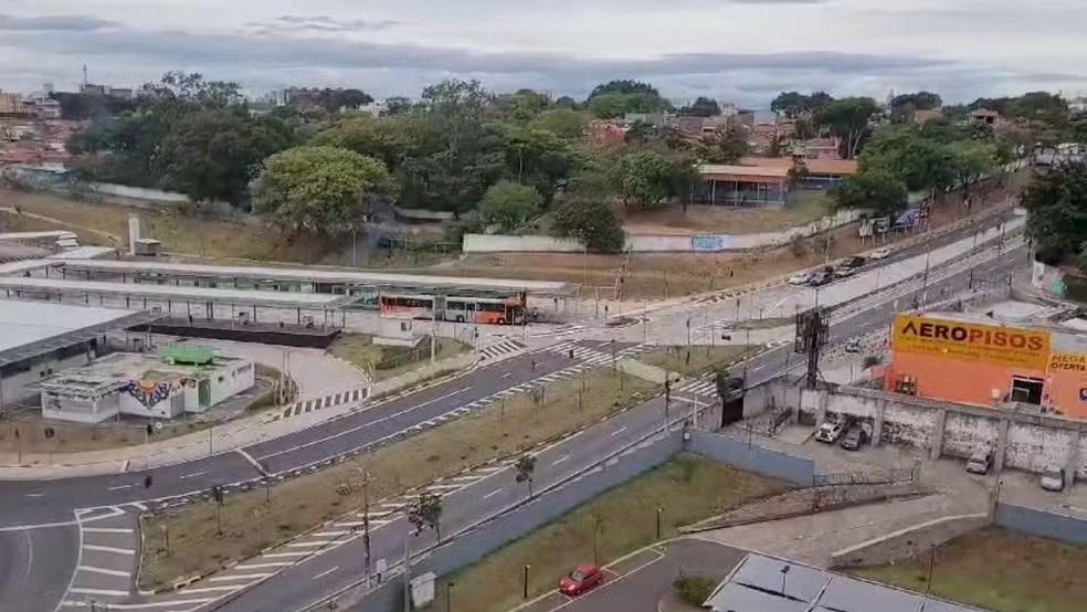 Ônibus é vandalizado por torcedores que estavam indo para jogo da Ponte Preta