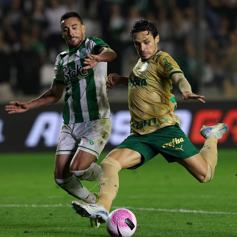 Em boa fase, Raphael Veiga prevê Estevão como um dos melhores do mundo