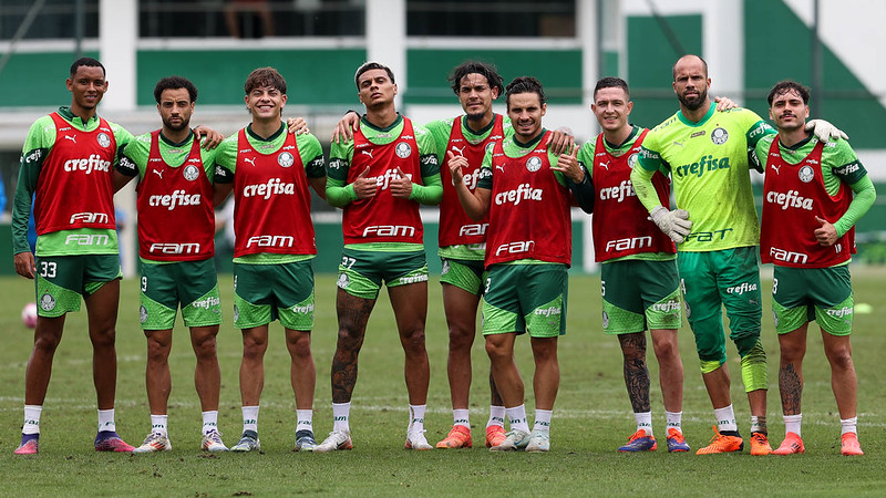 Com duas dúvidas, Palmeiras busca liderança diante do Fortaleza