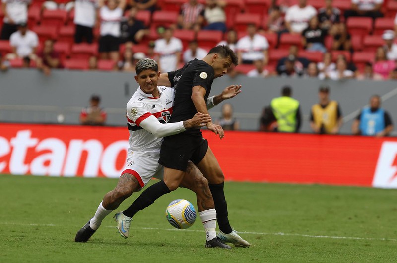 Sem zagueiro titular, São Paulo inicia preparação para enfrentar o Cuiabá