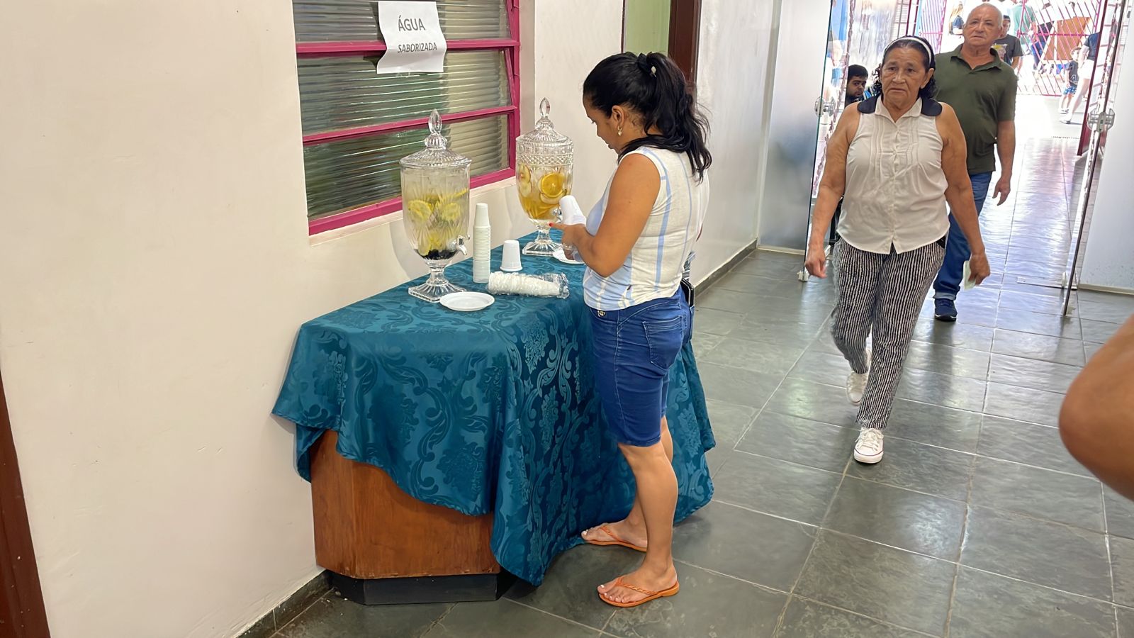 Segundo turno tranquilo na região; tem até água saborizada em Limeira
