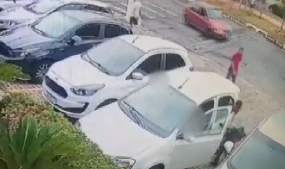 Duas mulheres são sequestradas em frente a farmácia na Av. Princesa D’Oeste